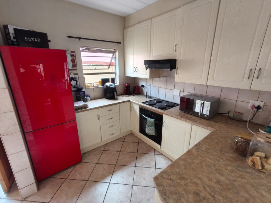 3 Bedroom Property for Sale in Safari Gardens North West